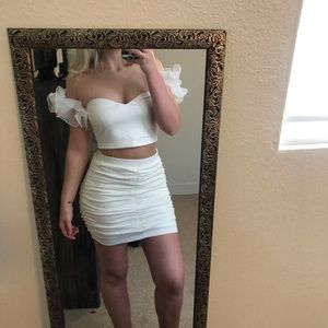 SHEIN White Off Shoulder Organza Sleeve
Top & Ruched Skirt Set | S(4)